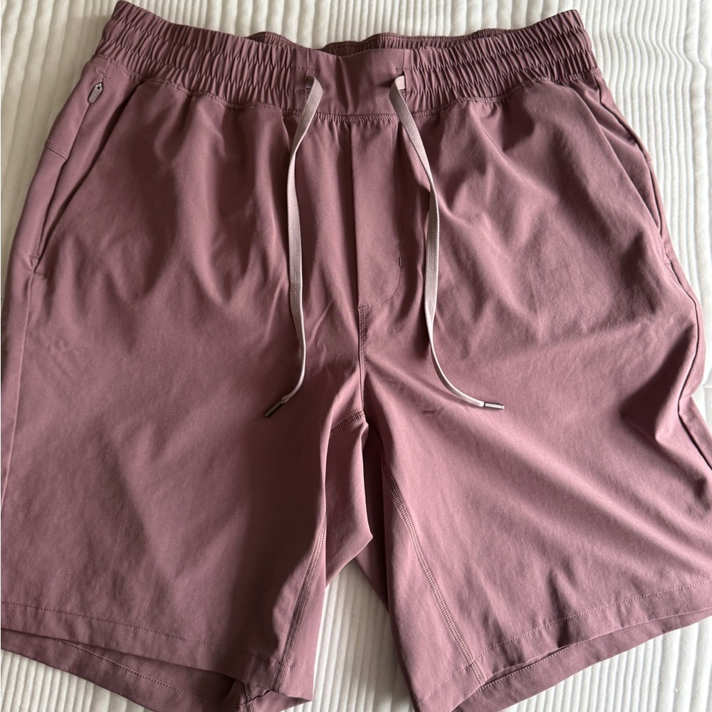 CRZ YOGA Men's Mauve Athletic Shorts